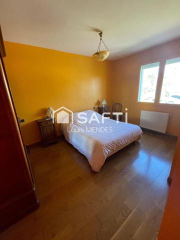 BELLE PROPRIETE AVEC PISCINE ET TERRAIN DE TENNIS SUR 23033 M² A 10 MINUTES DU CENTRE VILLE
