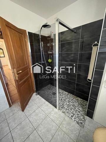 BELLE PROPRIETE AVEC PISCINE ET TERRAIN DE TENNIS SUR 23033 M² A 10 MINUTES DU CENTRE VILLE