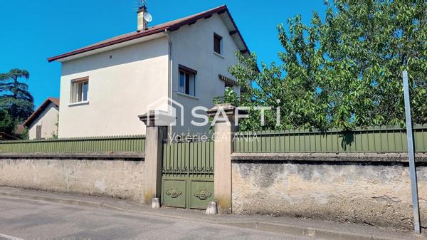 Moirans, Maison individuelle d'environ 170m² habitables sur 3 niveaux