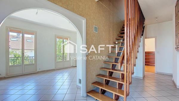 Moirans, Maison individuelle d'environ 170m² habitables sur 3 niveaux