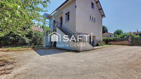 Moirans, Maison individuelle d'environ 170m² habitables sur 3 niveaux