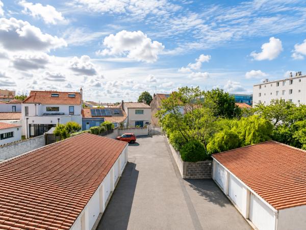 Appartement Les Sables D Olonne  2 pièces  39 m² terrasse parki,g