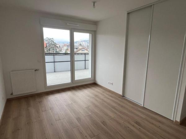 Appartement à vendre 5 pièces traversant ANNEMASSE (74)