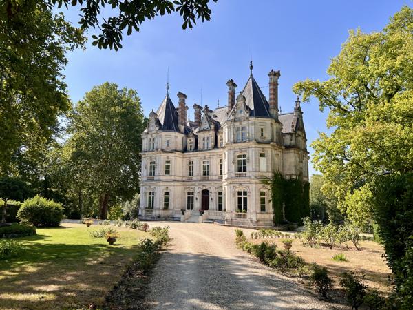 Chateau à vendre à Jarnac (16200) - Charente