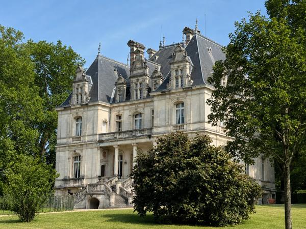 Chateau à vendre à Jarnac (16200) - Charente