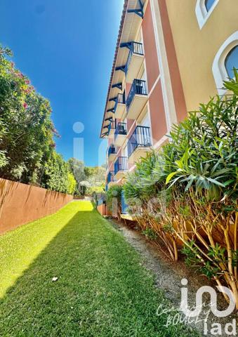 Appartement 3 pièces de 80 m² à Cavalaire-sur-Mer (83240)