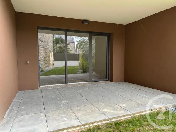 Appartement F5 à vendre  5 pièces - 100,30 m 2   FOUGERES  - 35