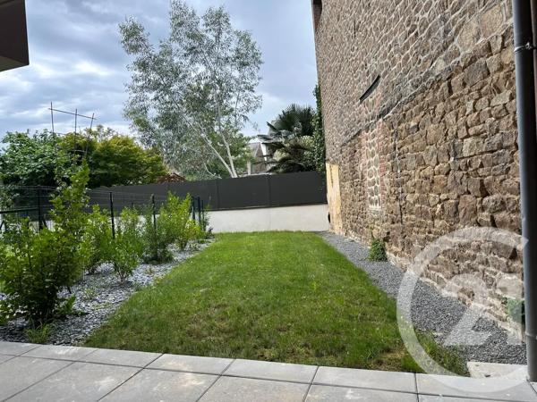 Appartement F5 à vendre  5 pièces - 100,30 m 2   FOUGERES  - 35