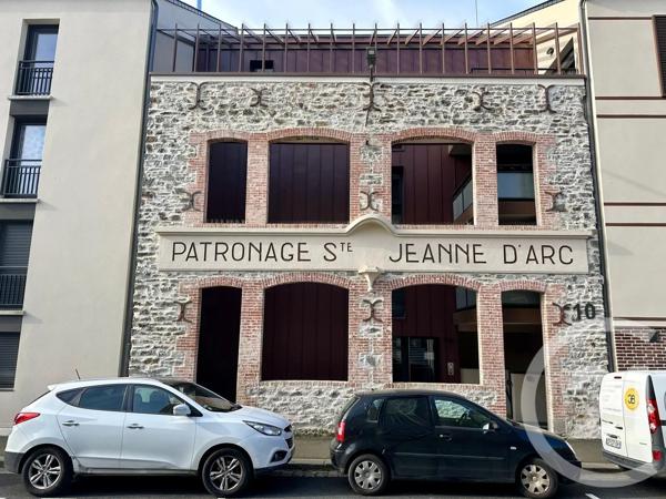 Appartement F5 à vendre  5 pièces - 100,30 m 2   FOUGERES  - 35