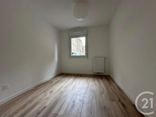 Appartement F5 à vendre  5 pièces - 100,30 m 2   FOUGERES  - 35
