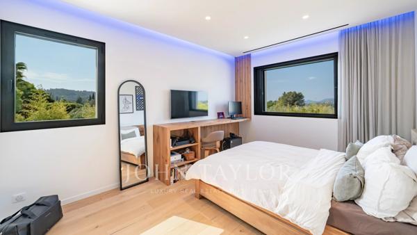 Mougins magnifique villa neuve
