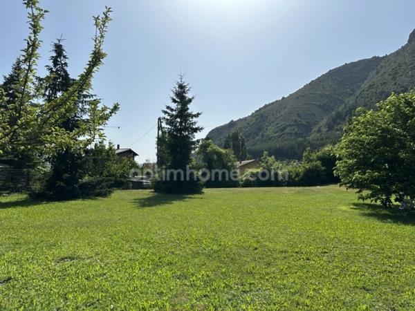 Terrain à vendre de 720,00 m² VEYNES (05)