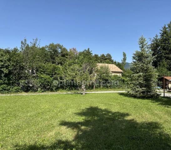 Terrain à vendre de 720,00 m² VEYNES (05)