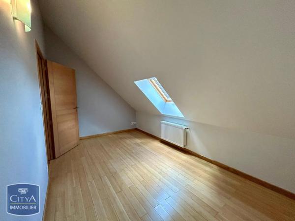 Maison à louer 5 pièces 149.89m² Saint-Hilaire-Saint-Mesmin (45160)