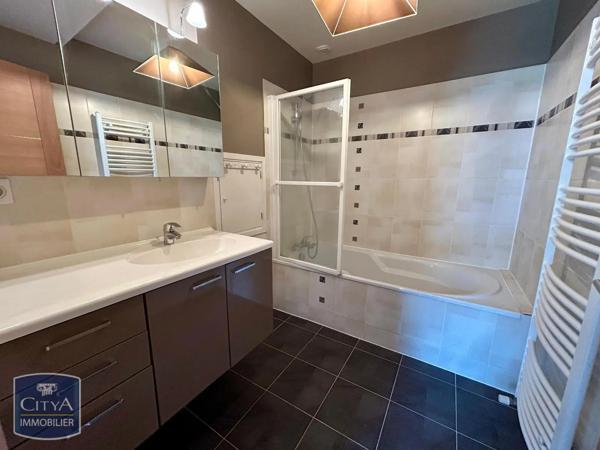 Maison à louer 5 pièces 149.89m² Saint-Hilaire-Saint-Mesmin (45160)