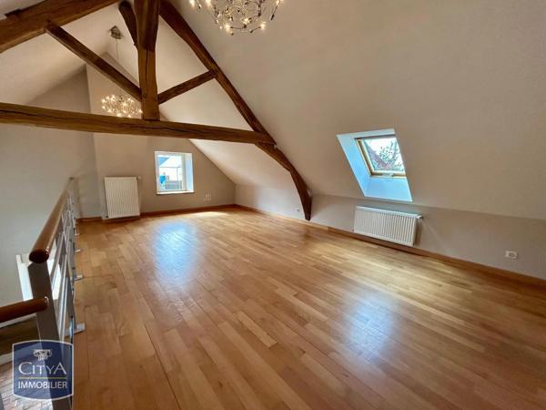 Maison à louer 5 pièces 149.89m² Saint-Hilaire-Saint-Mesmin (45160)