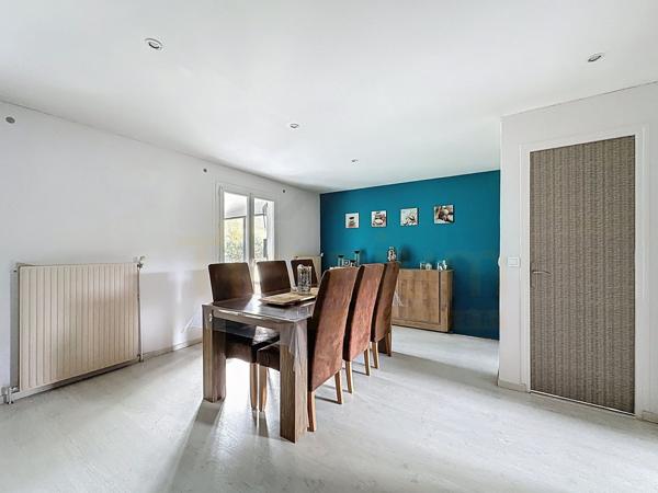 Saint-Clair-sur-Epte (95770) Maison - Vie de plain-pied - 3 Chbres - Jardin - Piscine