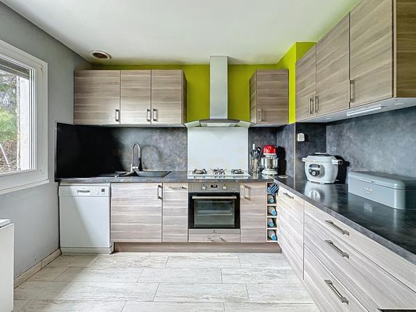 Saint-Clair-sur-Epte (95770) Maison - Vie de plain-pied - 3 Chbres - Jardin - Piscine