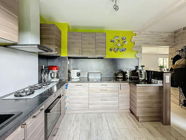 Saint-Clair-sur-Epte (95770) Maison - Vie de plain-pied - 3 Chbres - Jardin - Piscine