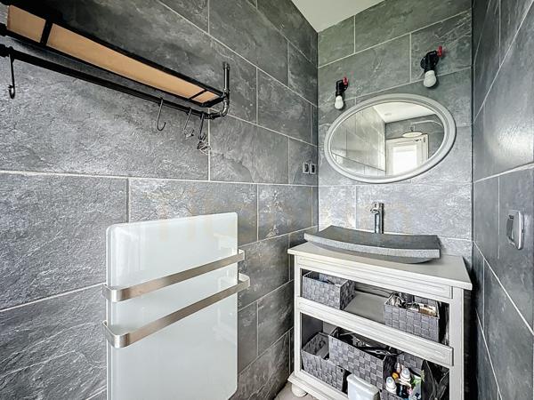 Saint-Clair-sur-Epte (95770) Maison - Vie de plain-pied - 3 Chbres - Jardin - Piscine