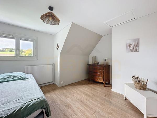 Saint-Clair-sur-Epte (95770) Maison - Vie de plain-pied - 3 Chbres - Jardin - Piscine