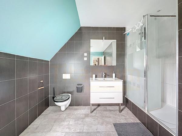 Saint-Clair-sur-Epte (95770) Maison - Vie de plain-pied - 3 Chbres - Jardin - Piscine