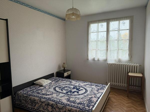 MAISON DE CONSTRUCTION ARTISANALE AVEC SOUS-SOL COMPLET BEAUX VOLUMES