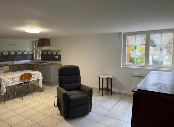 MAISON DE CONSTRUCTION ARTISANALE AVEC SOUS-SOL COMPLET BEAUX VOLUMES