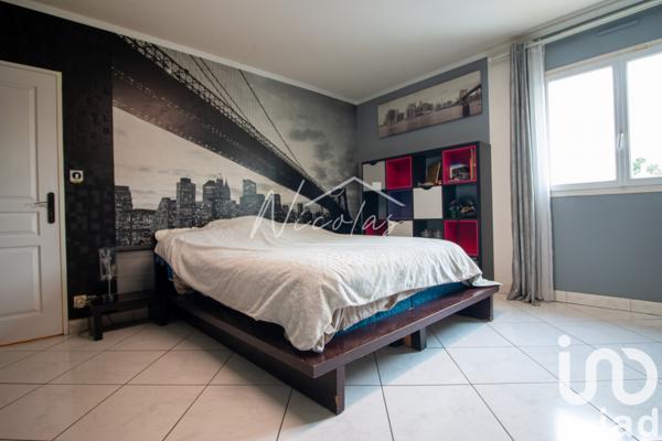 Maison à vendre 8 pièces 212 m² Claye-Souilly