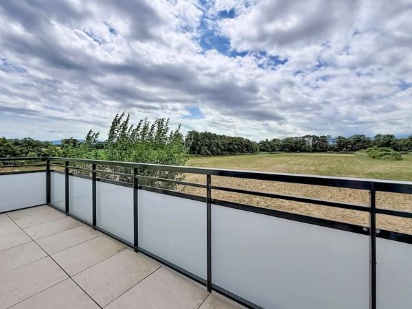 Joli Appartement T4 récent avec balcon, garage double et climatisation – ORNEX (01)