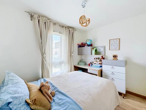 Joli Appartement T4 récent avec balcon, garage double et climatisation – ORNEX (01)
