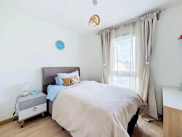 Joli Appartement T4 récent avec balcon, garage double et climatisation – ORNEX (01)