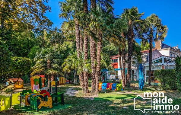 Locaux aménagés pour la petite enfance et ses cours de jeux