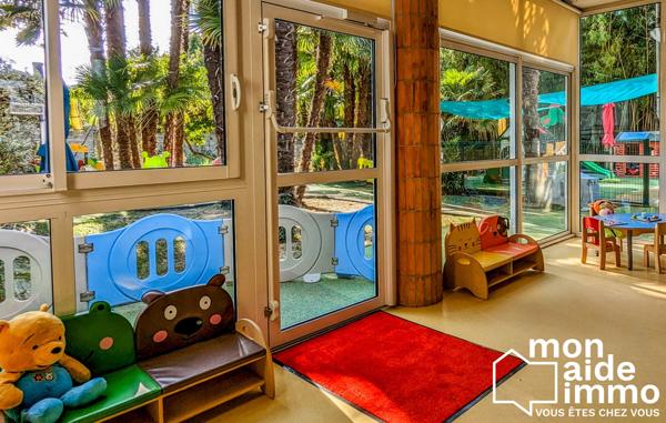 Locaux aménagés pour la petite enfance et ses cours de jeux