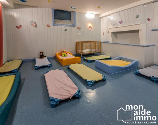 Locaux aménagés pour la petite enfance et ses cours de jeux