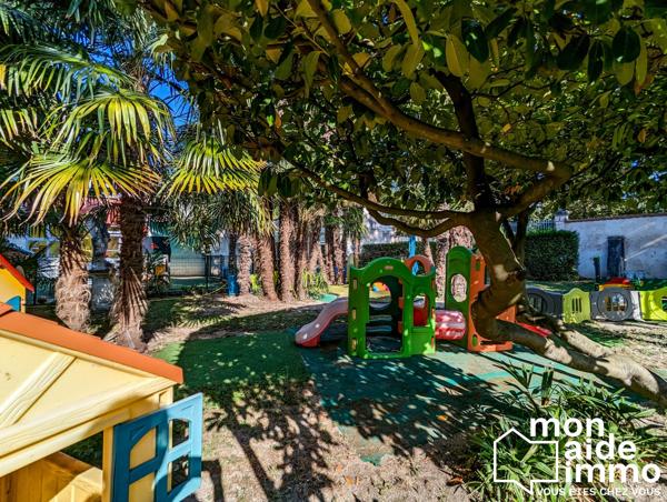 Locaux aménagés pour la petite enfance et ses cours de jeux