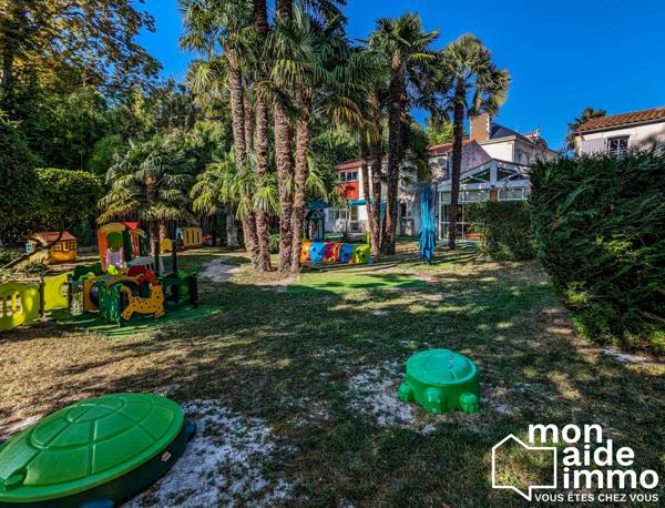 Locaux aménagés pour la petite enfance et ses cours de jeux