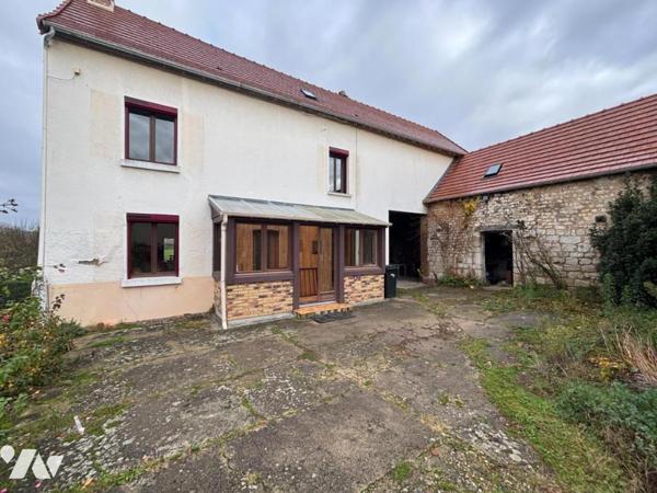 Maison ancienne avec dépendances