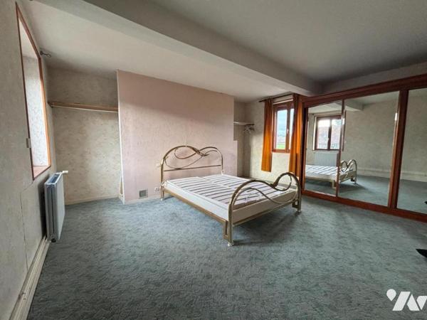 Maison ancienne avec dépendances