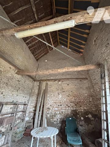 Maison ancienne avec dépendances