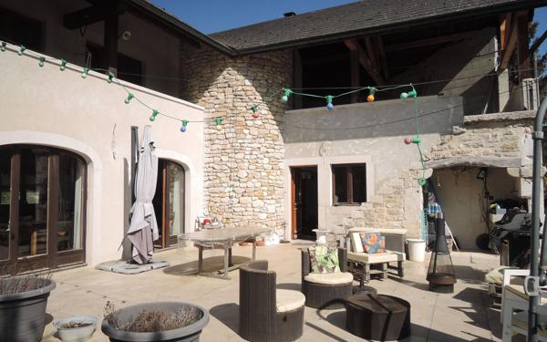 Maison à vendre    5 pièces •  Brénod