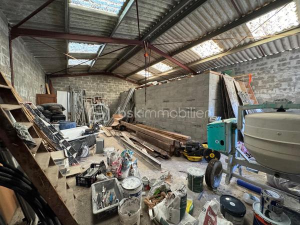 Local d activites de 100 m²