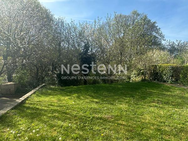 Proche centre, impasse, 3 chb, poss 4, 1300 m² terrain clos, sous-sol complet.