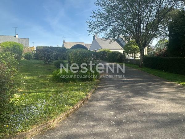 Proche centre, impasse, 3 chb, poss 4, 1300 m² terrain clos, sous-sol complet.