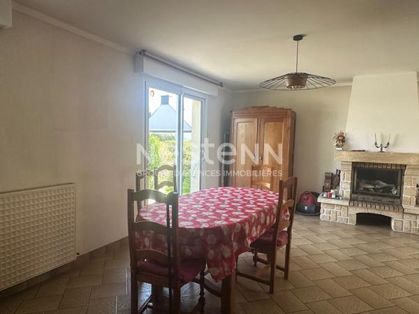 Proche centre, impasse, 3 chb, poss 4, 1300 m² terrain clos, sous-sol complet.