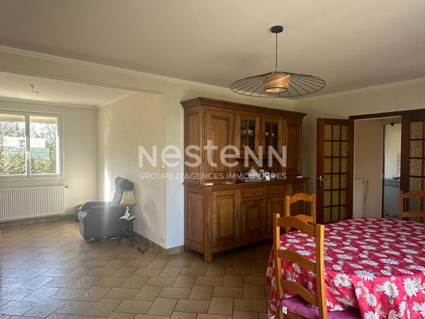 Proche centre, impasse, 3 chb, poss 4, 1300 m² terrain clos, sous-sol complet.