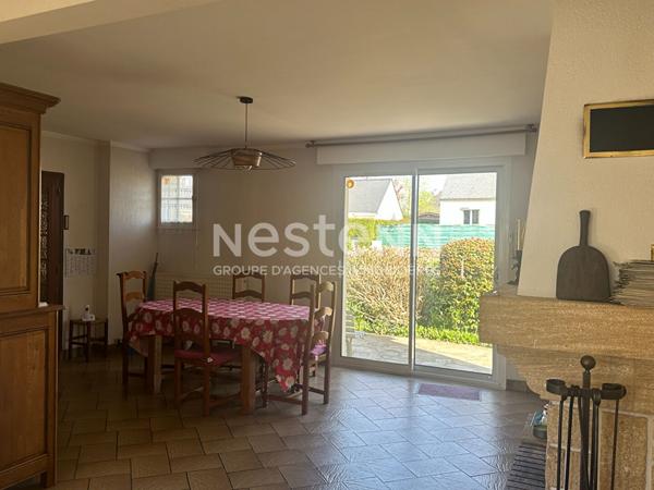 Proche centre, impasse, 3 chb, poss 4, 1300 m² terrain clos, sous-sol complet.