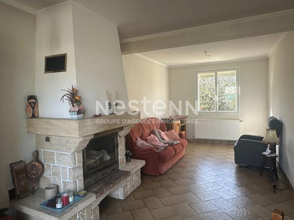 Proche centre, impasse, 3 chb, poss 4, 1300 m² terrain clos, sous-sol complet.