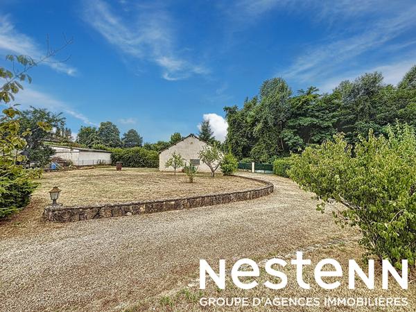 A vendre :  Maison de plain pied avec veranda et joli jardin proche CRECHES SUR SAONE
