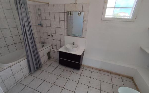 Appartement à vendre    2 pièces • 50 m2 Avignon